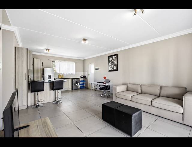 2 BEDROOM APARTMENT FOR SALE IN BROADACRES